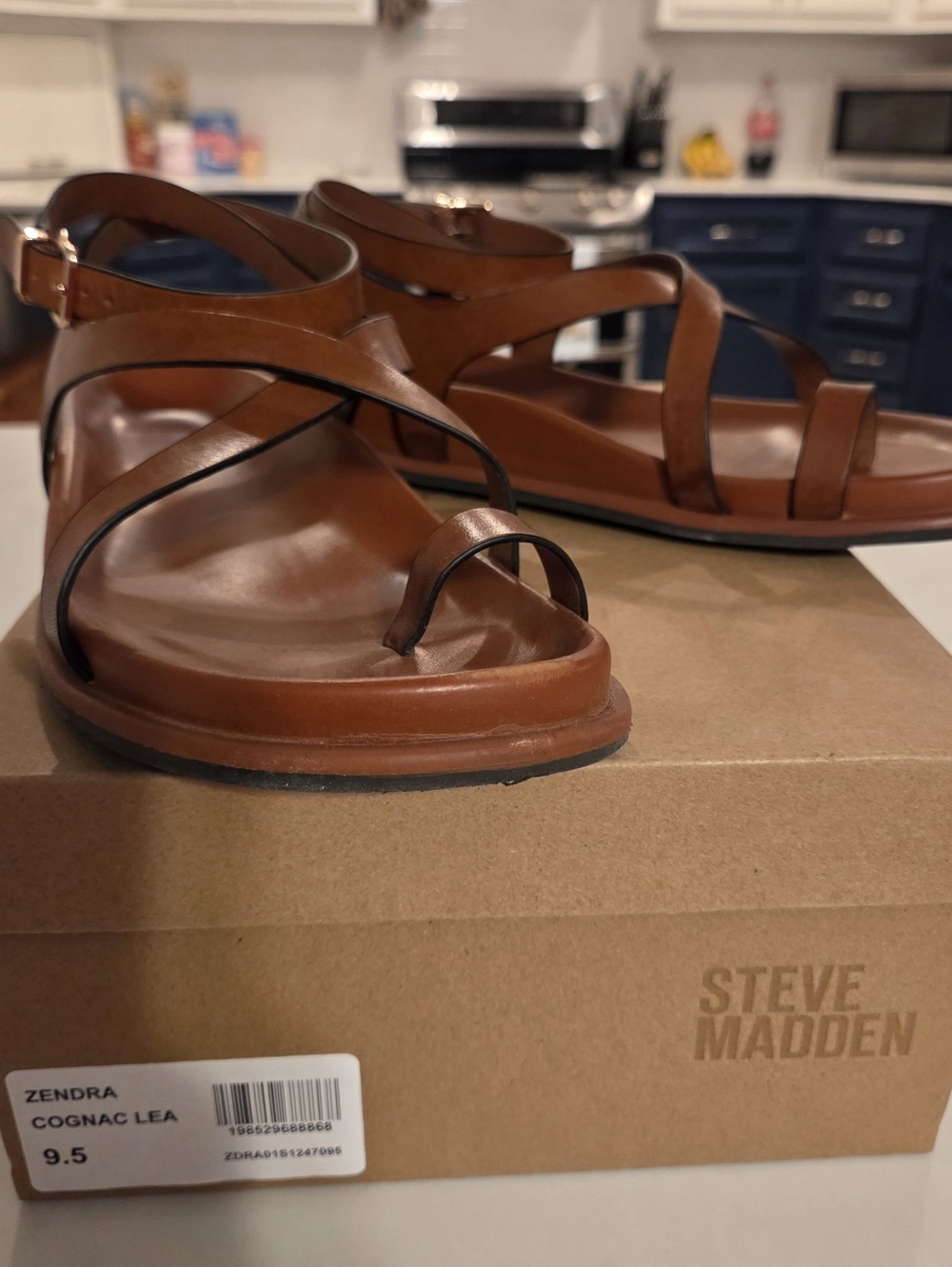 Steve Madden Cognac Leather Zendra Toe-Ring Sandals SIZE: 9.5 M